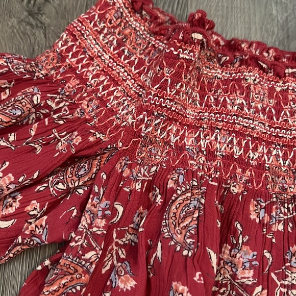 Abercrombie and Fitch top . Size L - Picture 2 of 7